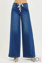 Elastic Waist Band MId-Rise Pintuck Jean