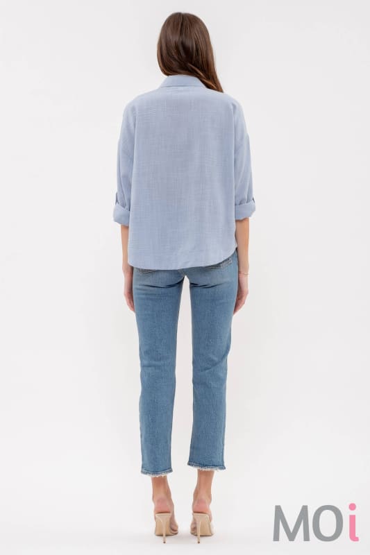 LIGHTWEIGHT COLLARED BUTTON DOWN 3/4 SLEEVE SHIRT