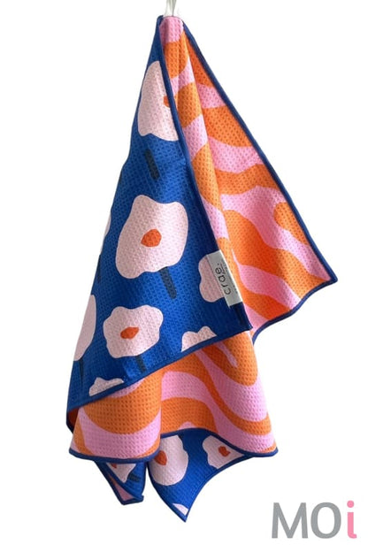 Fidget: Reversible Hand Towel