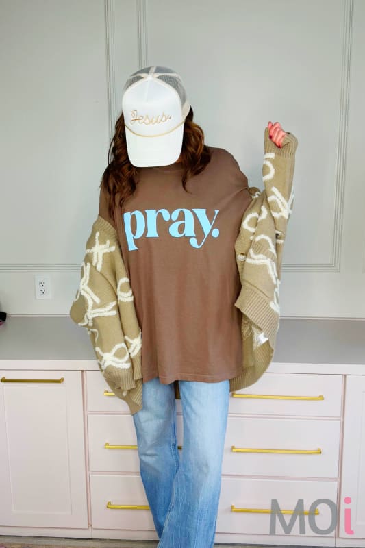 Puff pray. Tee