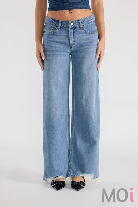 Baggy Wide Leg Jeans w/Chewed Hem